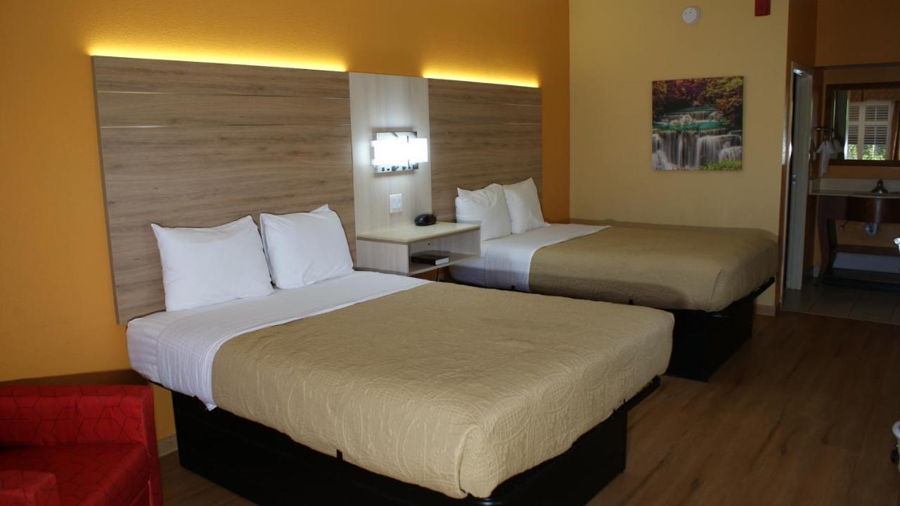 Hotel Town &