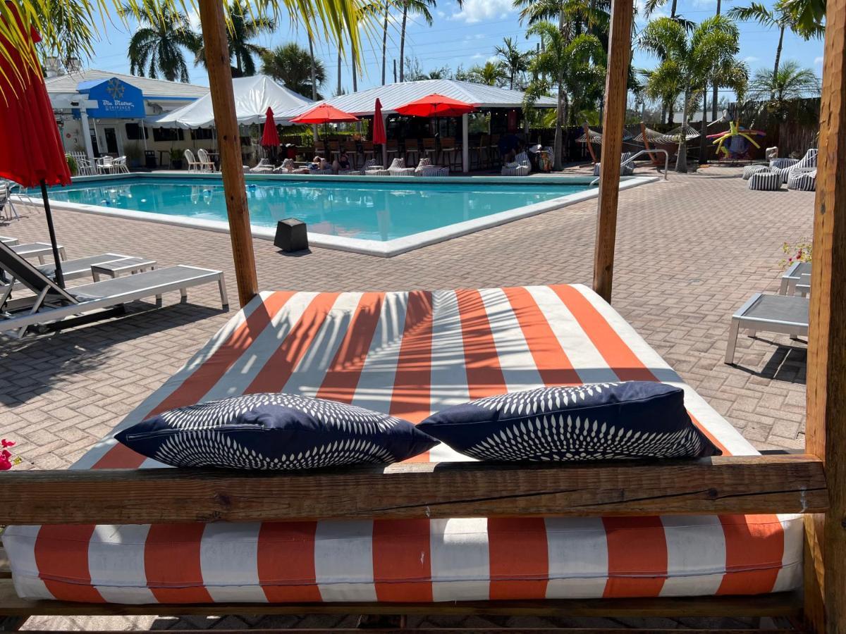 Skipjack & Marina Inn