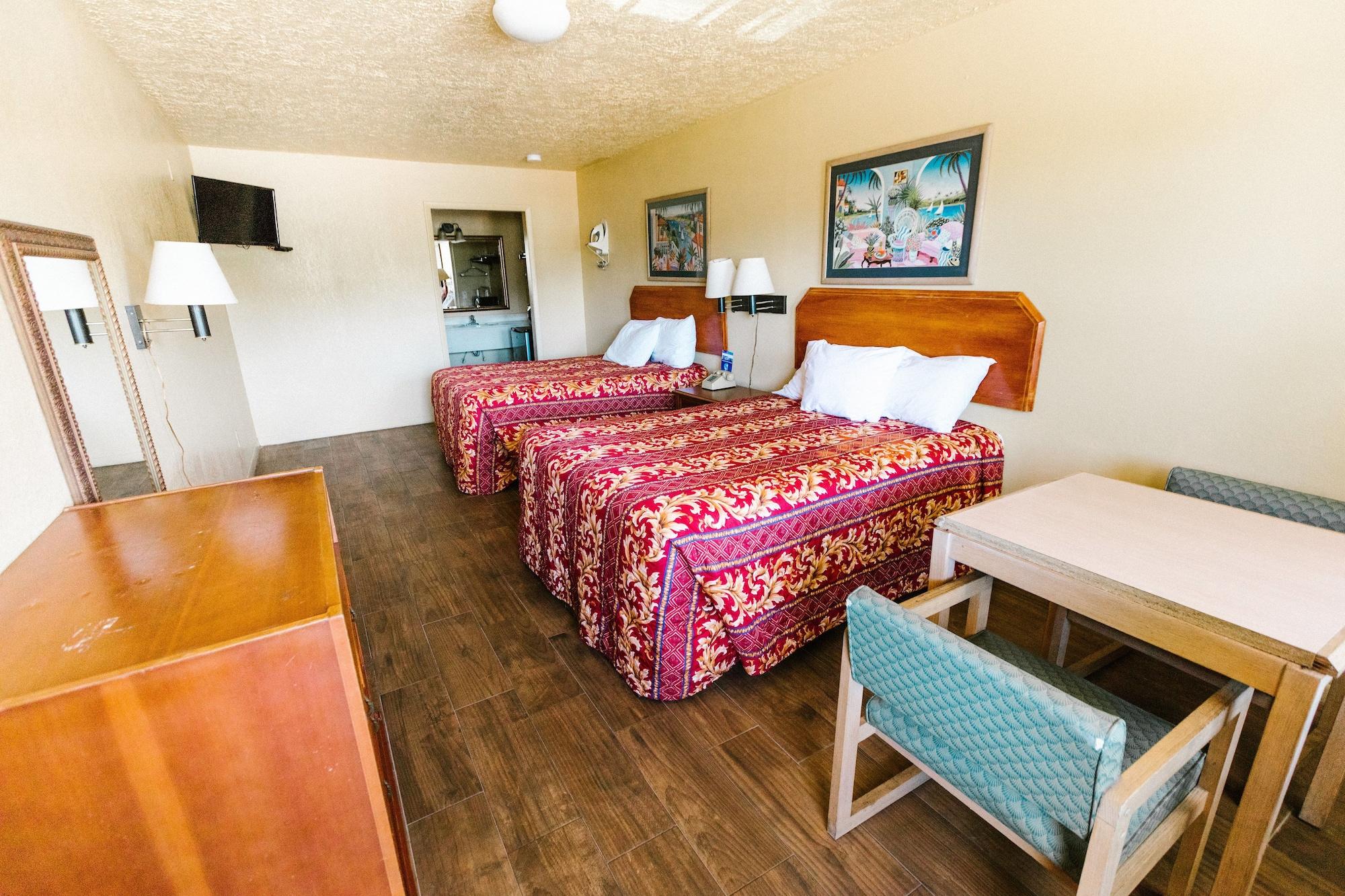 Summer Breeze Motel Upper Grand Lagoon