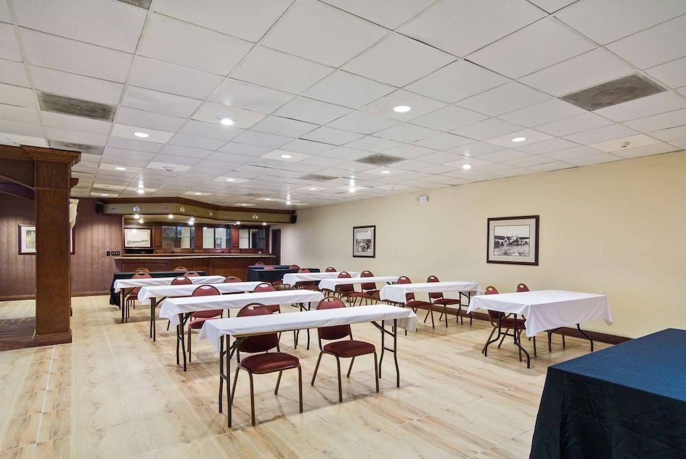 Hotel Stayable Jax West 2*