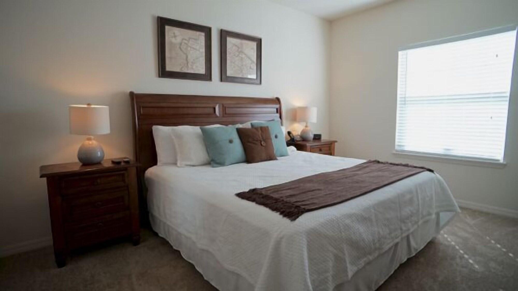 Lucaya Village By Viva Homes Intl *