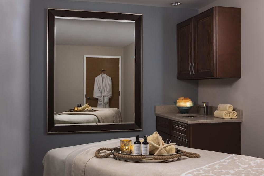 Hutchinson Shores & 4* Jensen Beach