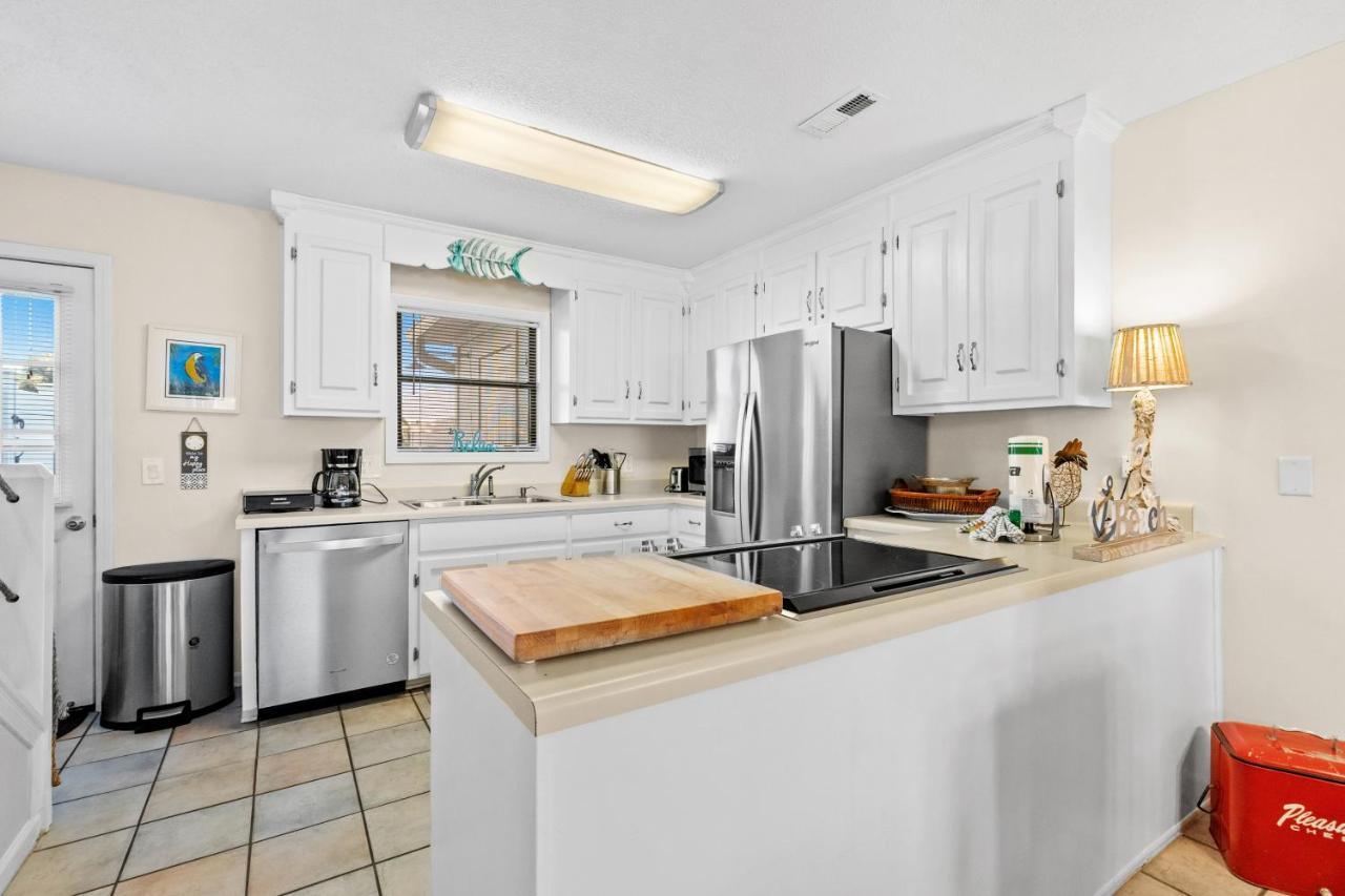 The Shores Pointe Panama Unit F Holiday home *