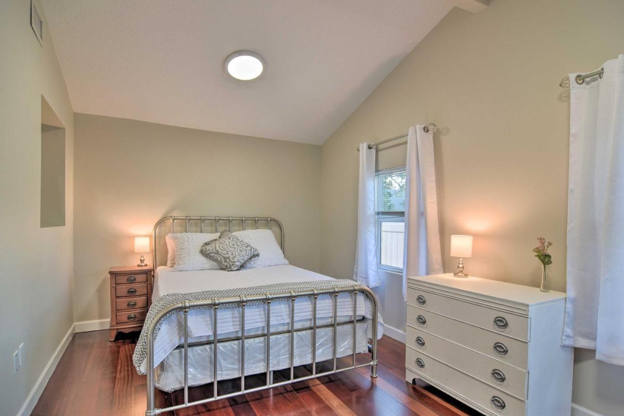 Vibrant Getaway With Furnished Patio!