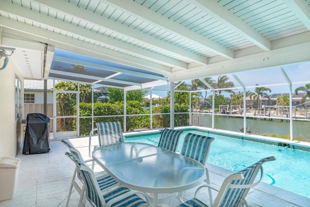 Mermaid Manor; Waterfront With Direct Ocean Access And Private Heated Pool Holiday home *