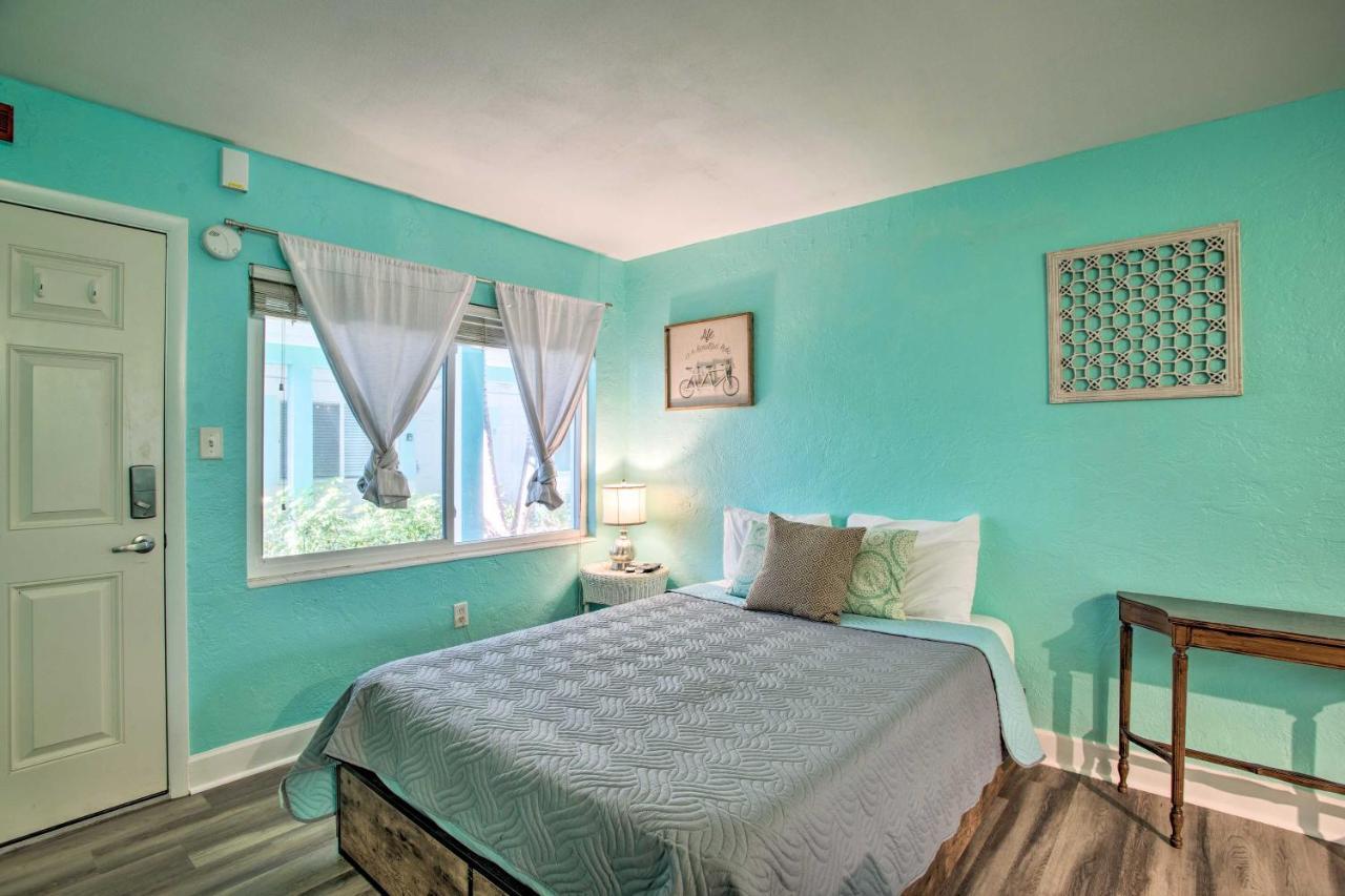 Tropical Pass-a-grille Gem With Direct Access! Apartment *