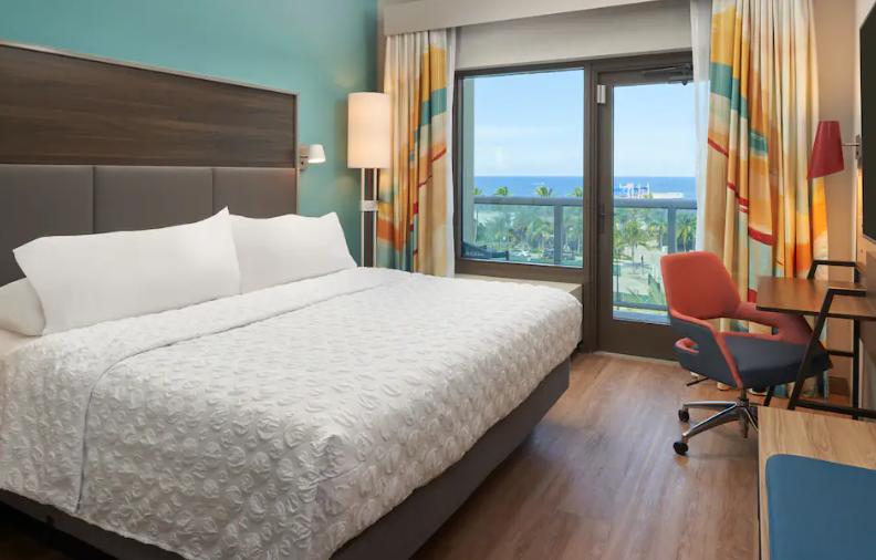Tru By Hilton Pompano Pier Hotel