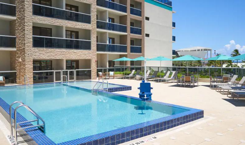 Tru By Hilton Pompano Pier Hotel