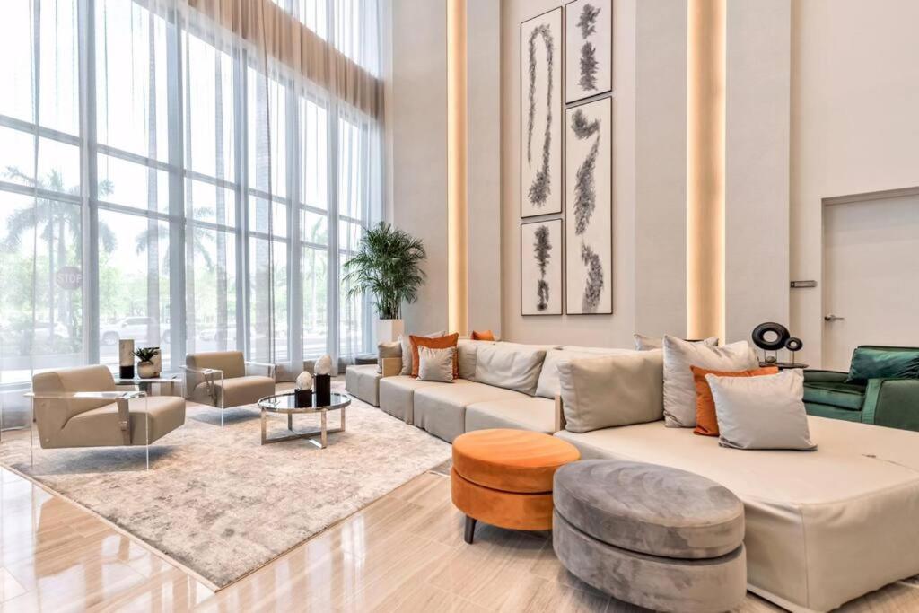 Apartment Luxury In Downtown Doral