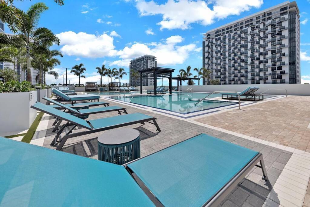 Luxury 1bd/1bt In Downtown Doral Apartment Miami