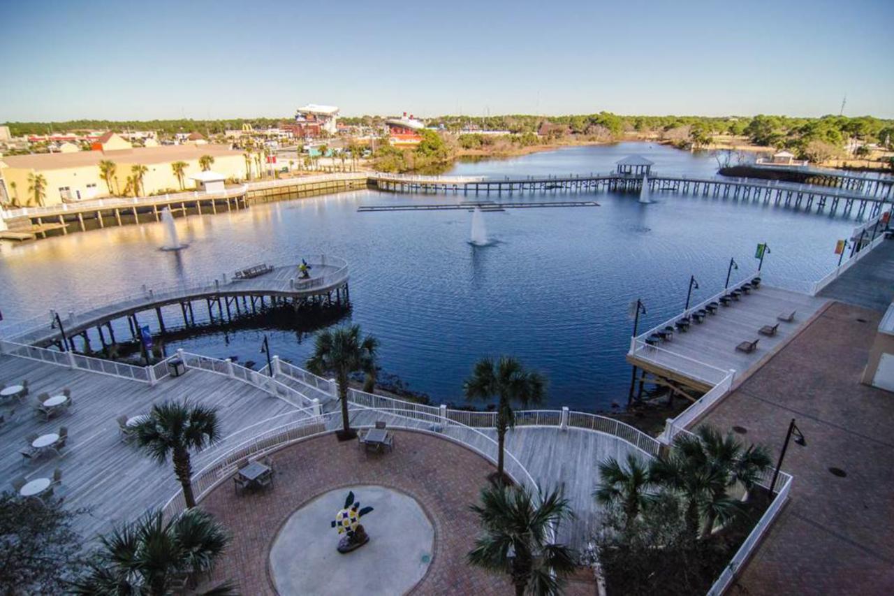 1404 Laketown Wharf Holiday home