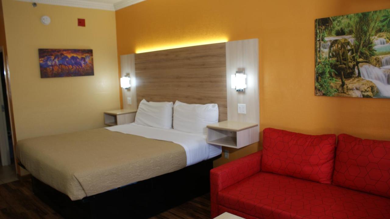 Town & Hotel Crestview