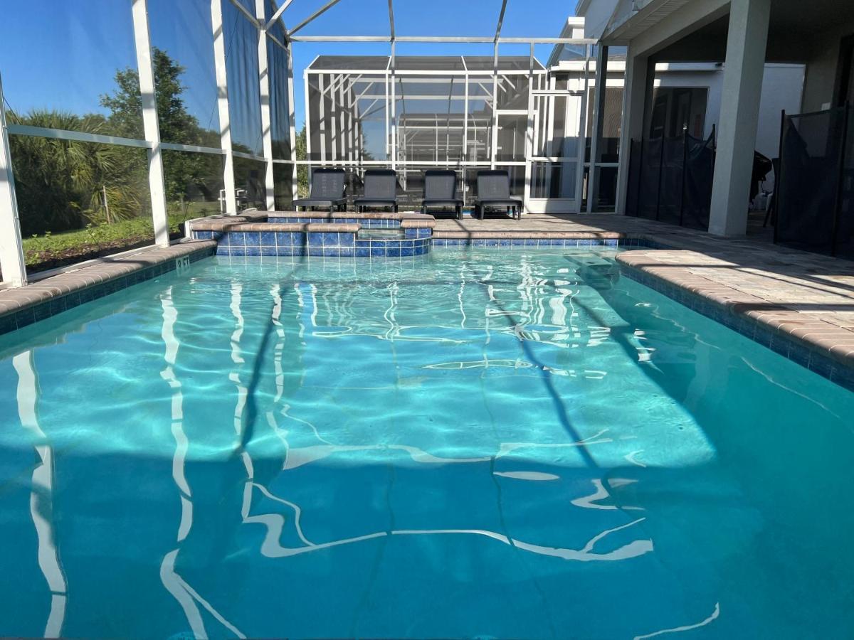 8 Bedrooms 5 Bathrooms And Theater Room, Golf Course View *