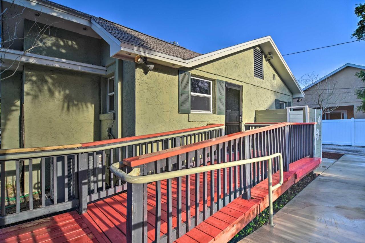 Holiday home Vibrant Getaway With Furnished Patio! *