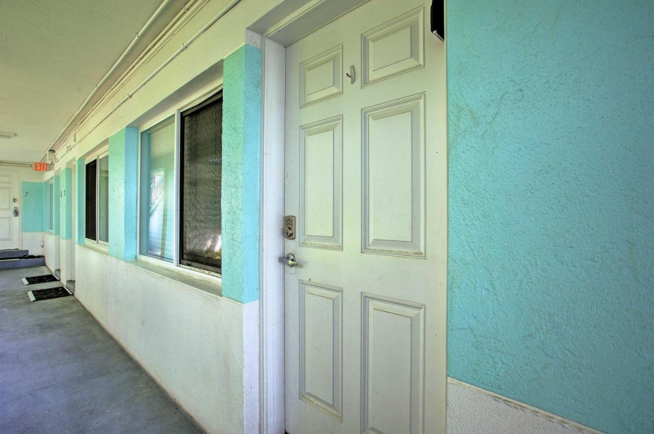 Tropical Pass-a-grille Gem With Direct Access! Apartment