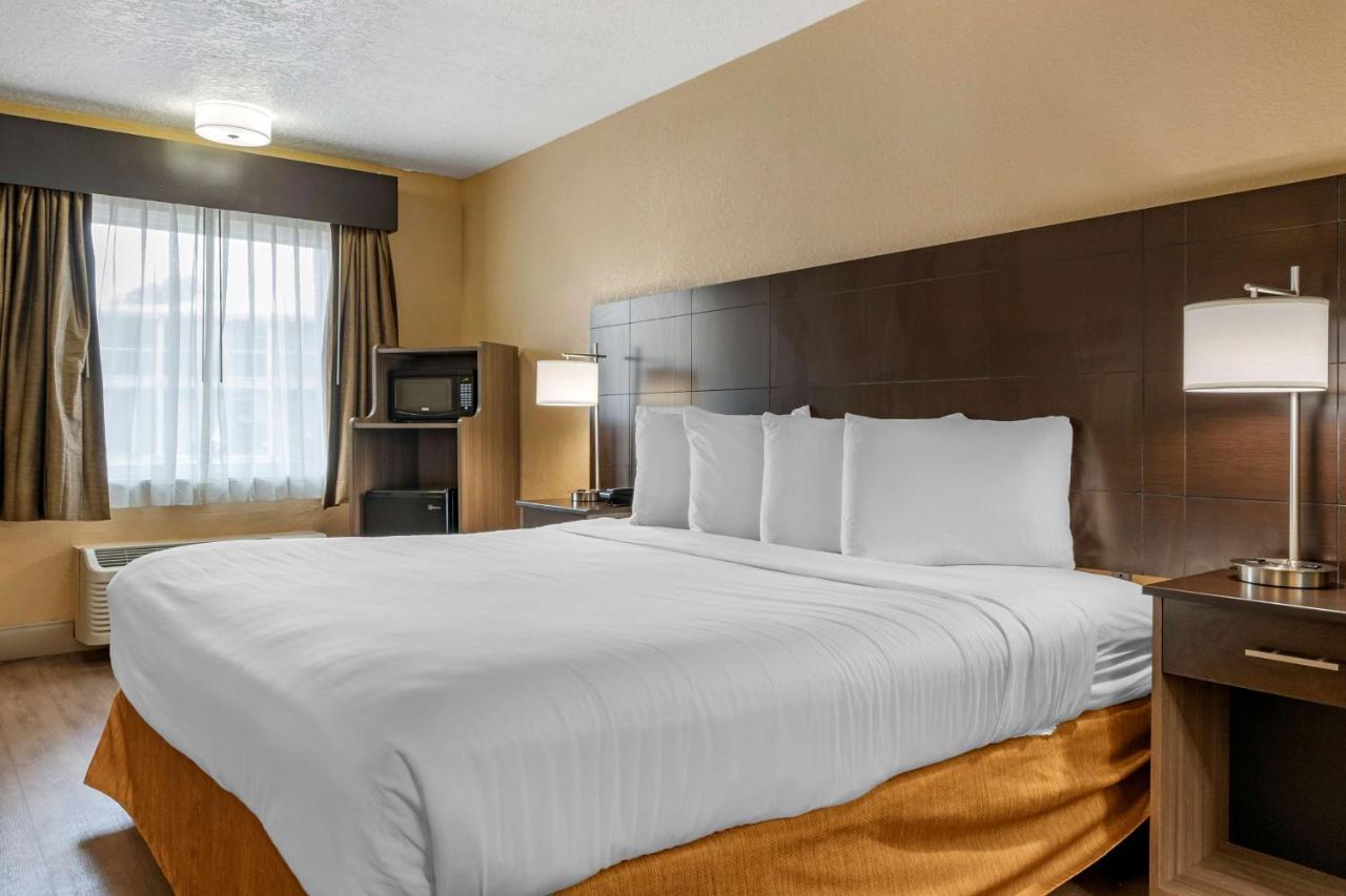 Western Space Shuttle Hotel