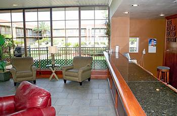 Monroe's On The & Banquet Hall Hotel