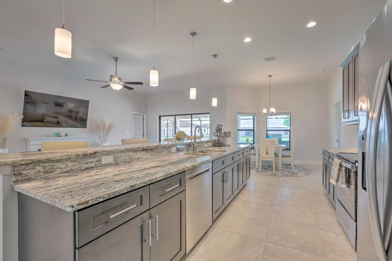 Holiday home With Private Saltwater Pool! Cape Coral