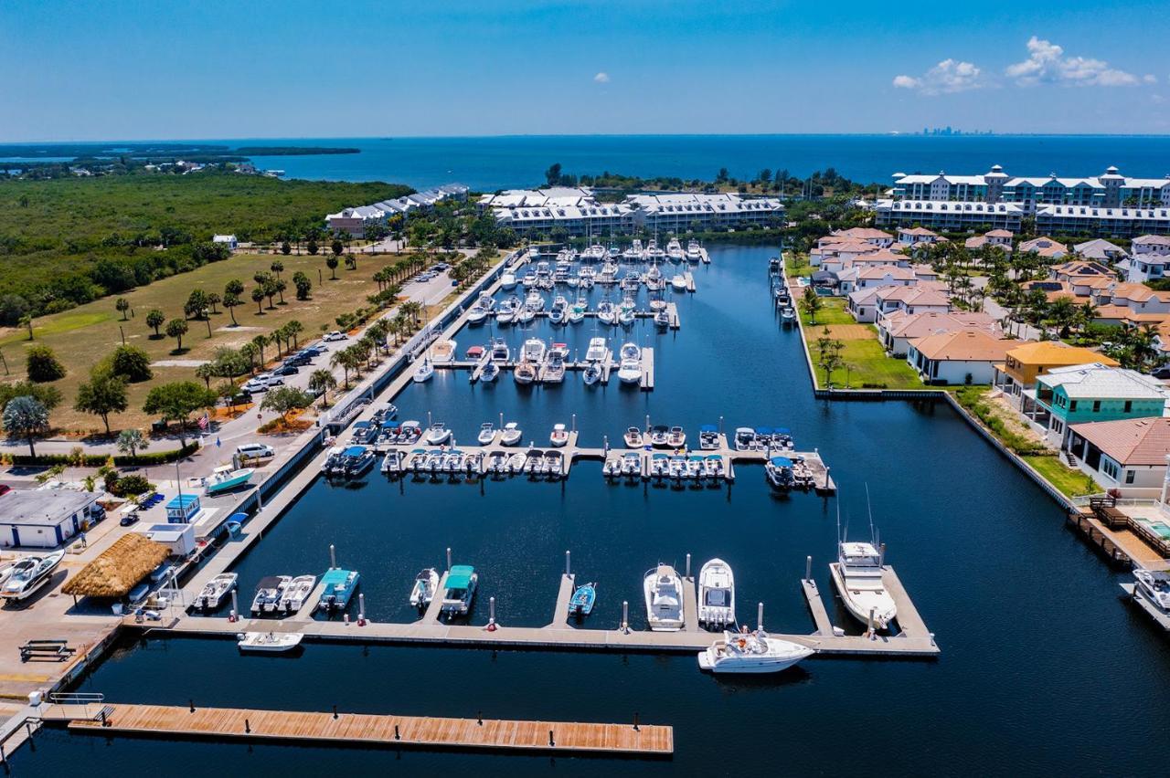 Tampa Bay, Step Away, Wifi, Free Parking,pools, Jacuzzi Ruskin