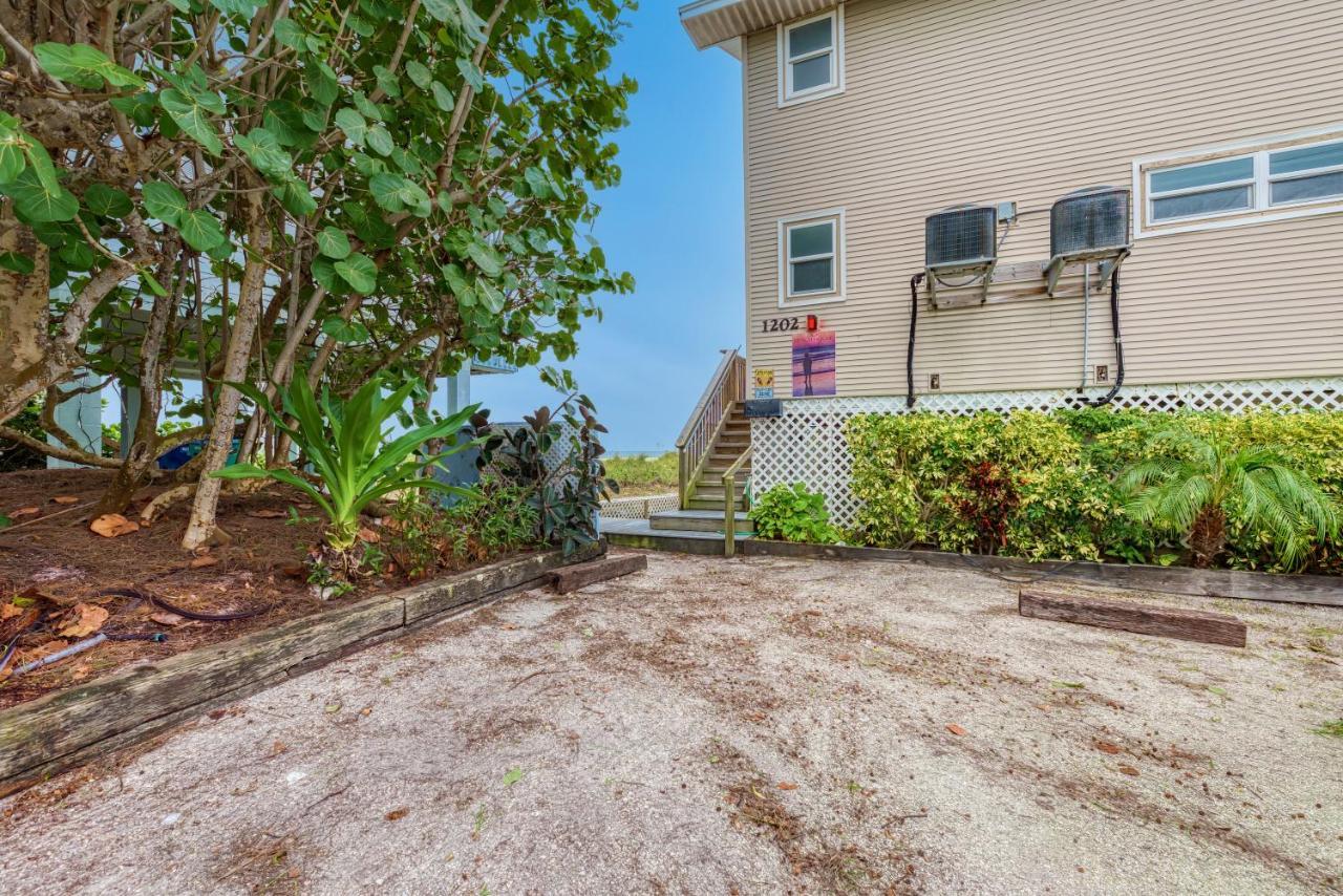 Anna Maria Island Beach Happy-direct Beach Front-1br-1br Bradenton Beach