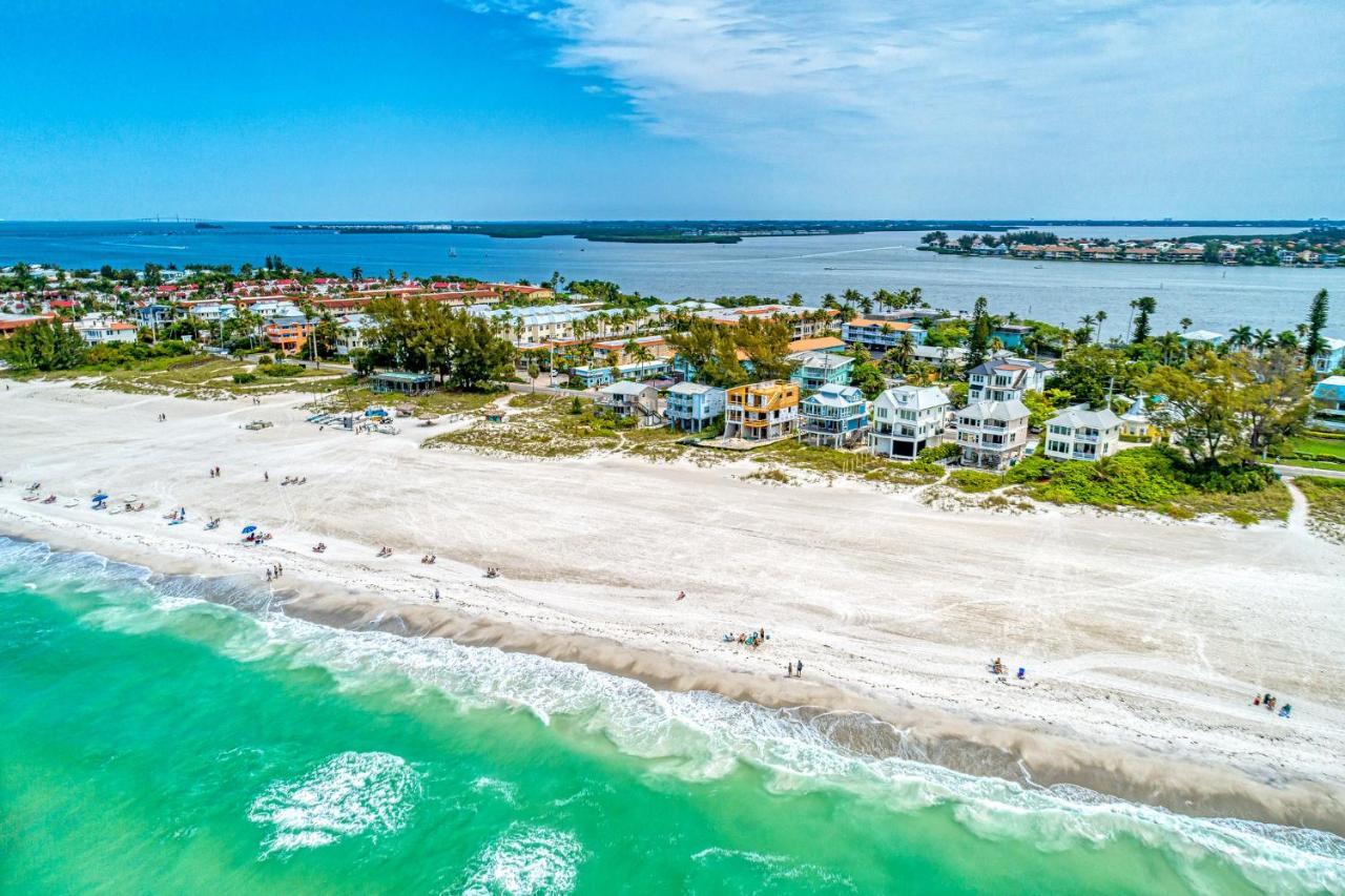 Anna Maria Island Beach Happy-direct Beach Front-1br-1br Holiday home *