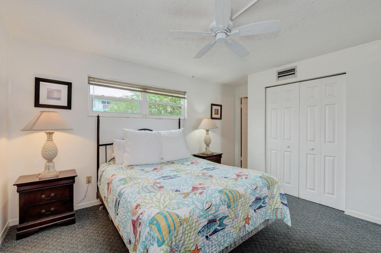 Anna Maria Island Beach Happy-direct Beach Front-1br-1br Holiday home *