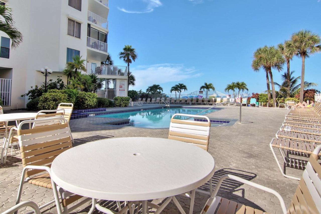 Palms 108