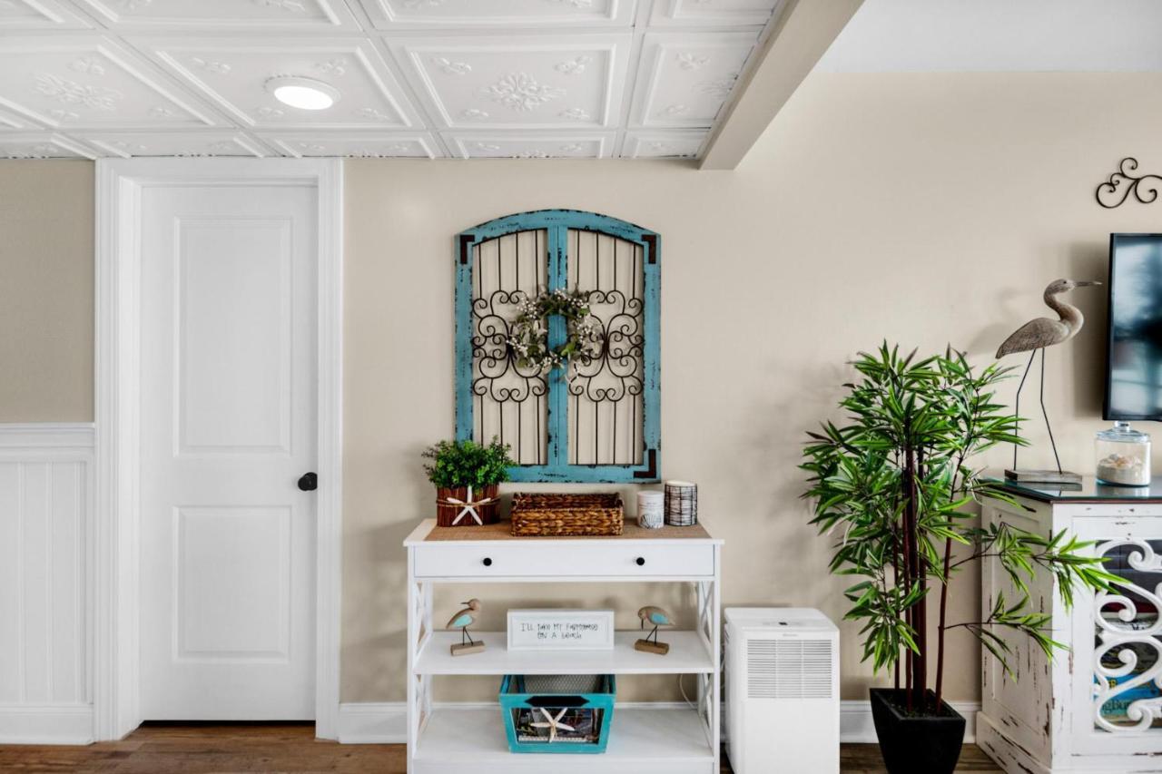 Apartment Windward 403 At Edgewater *