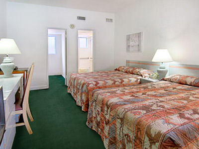Travelodge Monaco 2*