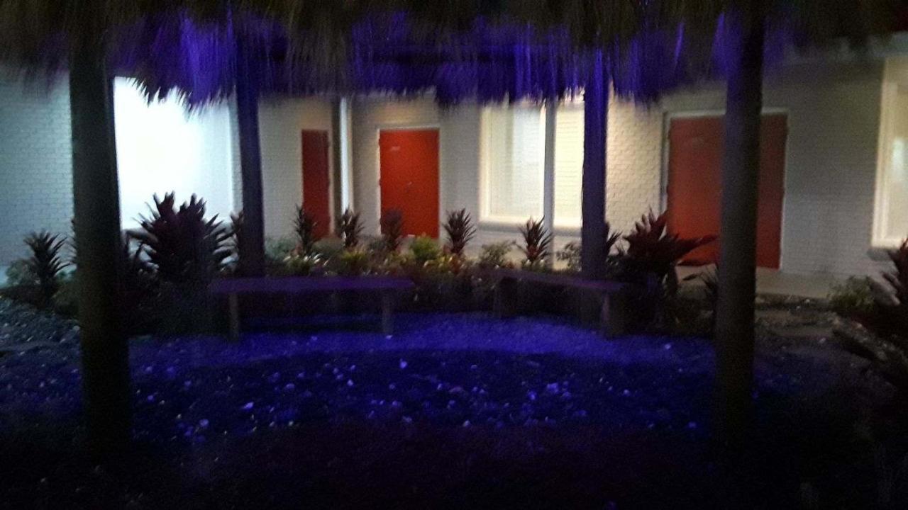 Vero & Vero I-95 (adults Only) Hotel