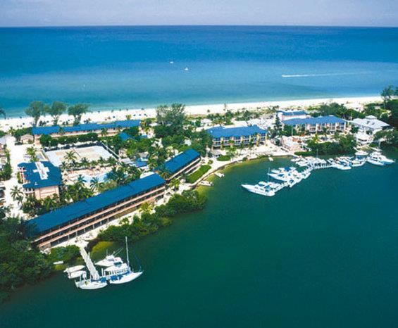 Tween Waters Island & Resort 3*