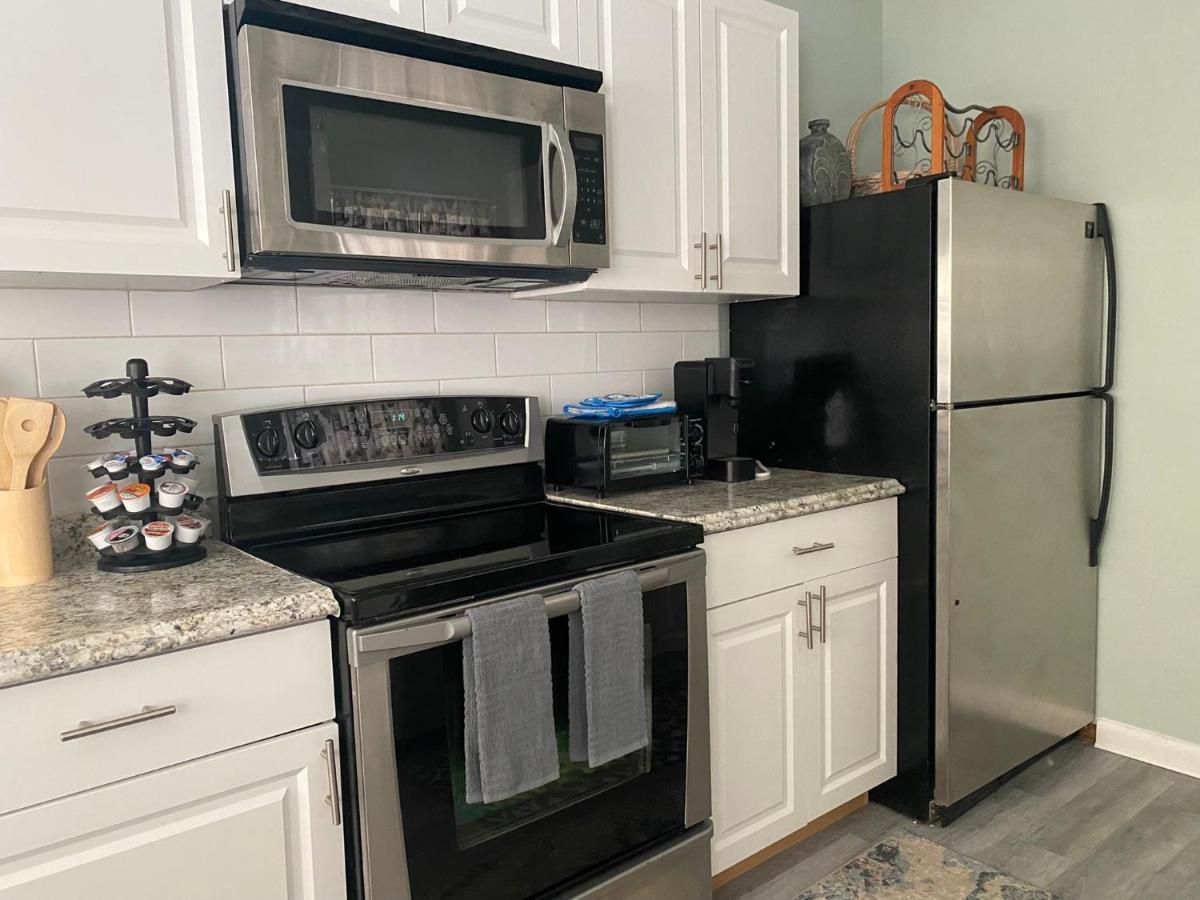 Holiday home Palm Retreat: Beachside Comfort With Outdoor Oasis Lake Worth Beach