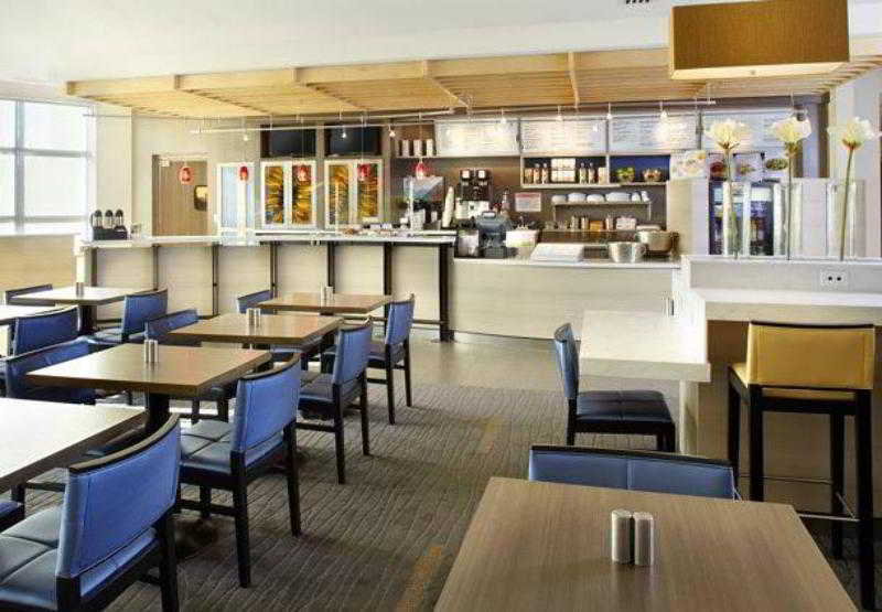 Hotel Courtyard By Marriott Orlando South/grande Lakes Area 2*