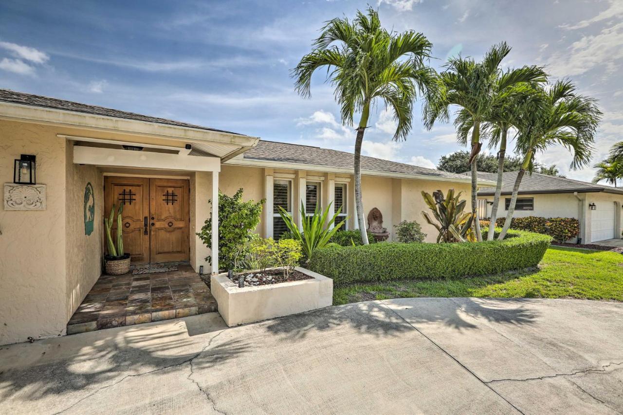 Holiday home Private Pool And Covered Patio Haven!