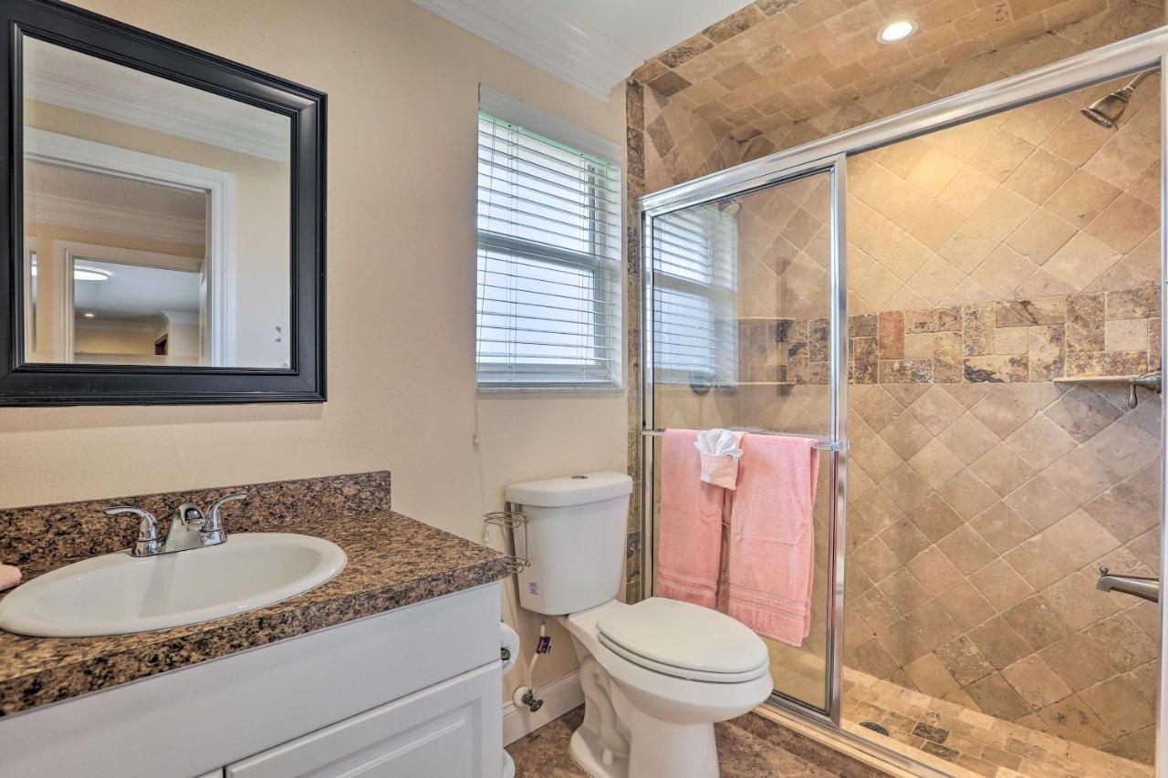 Holiday home Private Pool And Covered Patio Haven!