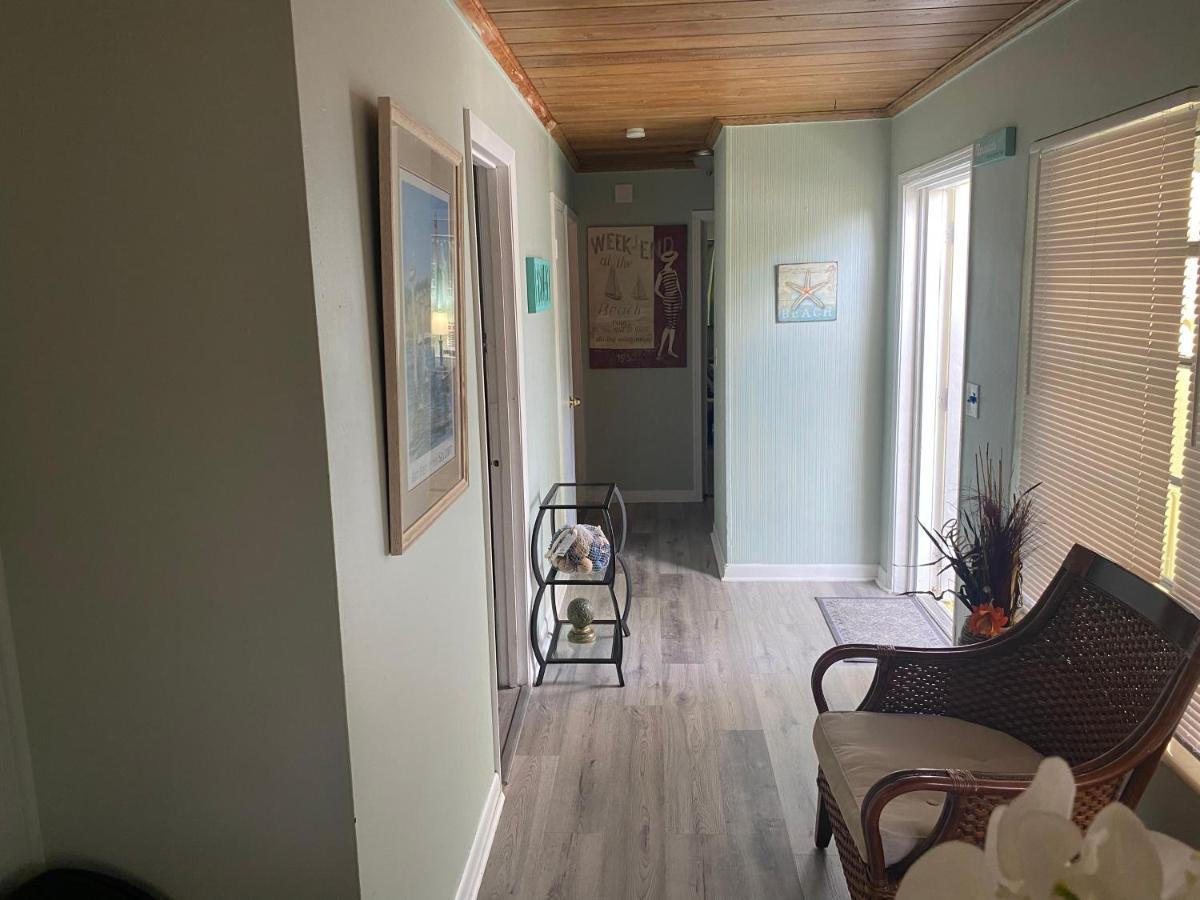 Option1 3 Bedroom House Only Option2 Studio Cottage Only Option3 House Plus Cottage Fenced Backyard Private Patio Areas Grill Firepit Plenty Parking! Quick Access 10 Min To Beach Airport Delray West Palm Resort