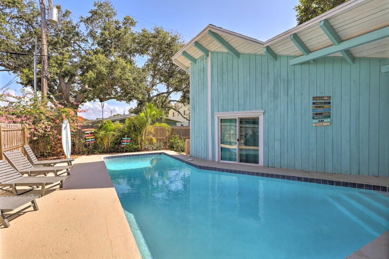 Holiday home With Pool - Walk To Beach! *