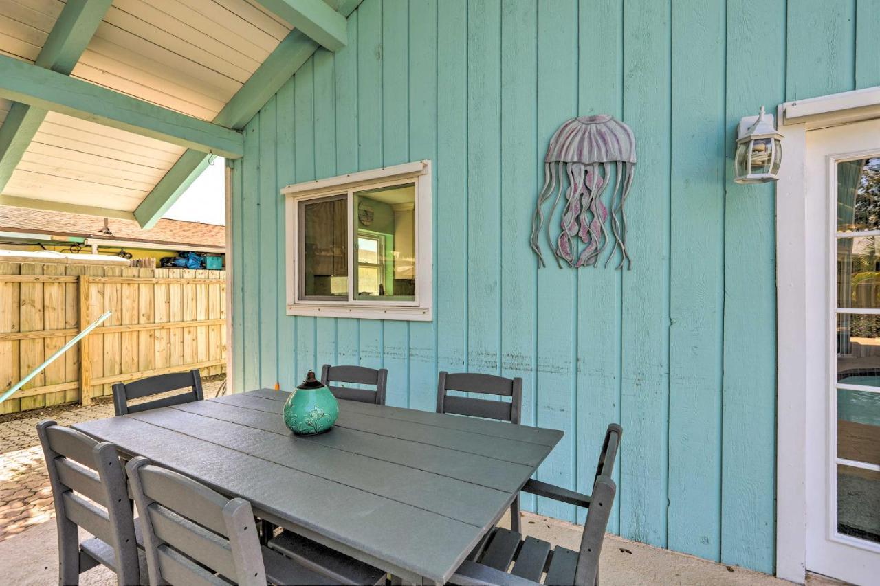 Holiday home With Pool - Walk To Beach! *