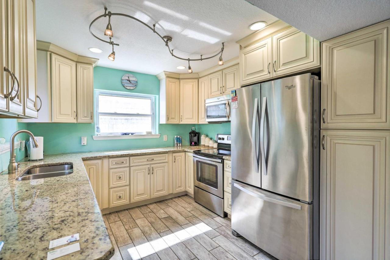 With Pool - Walk To Beach! Cape Canaveral