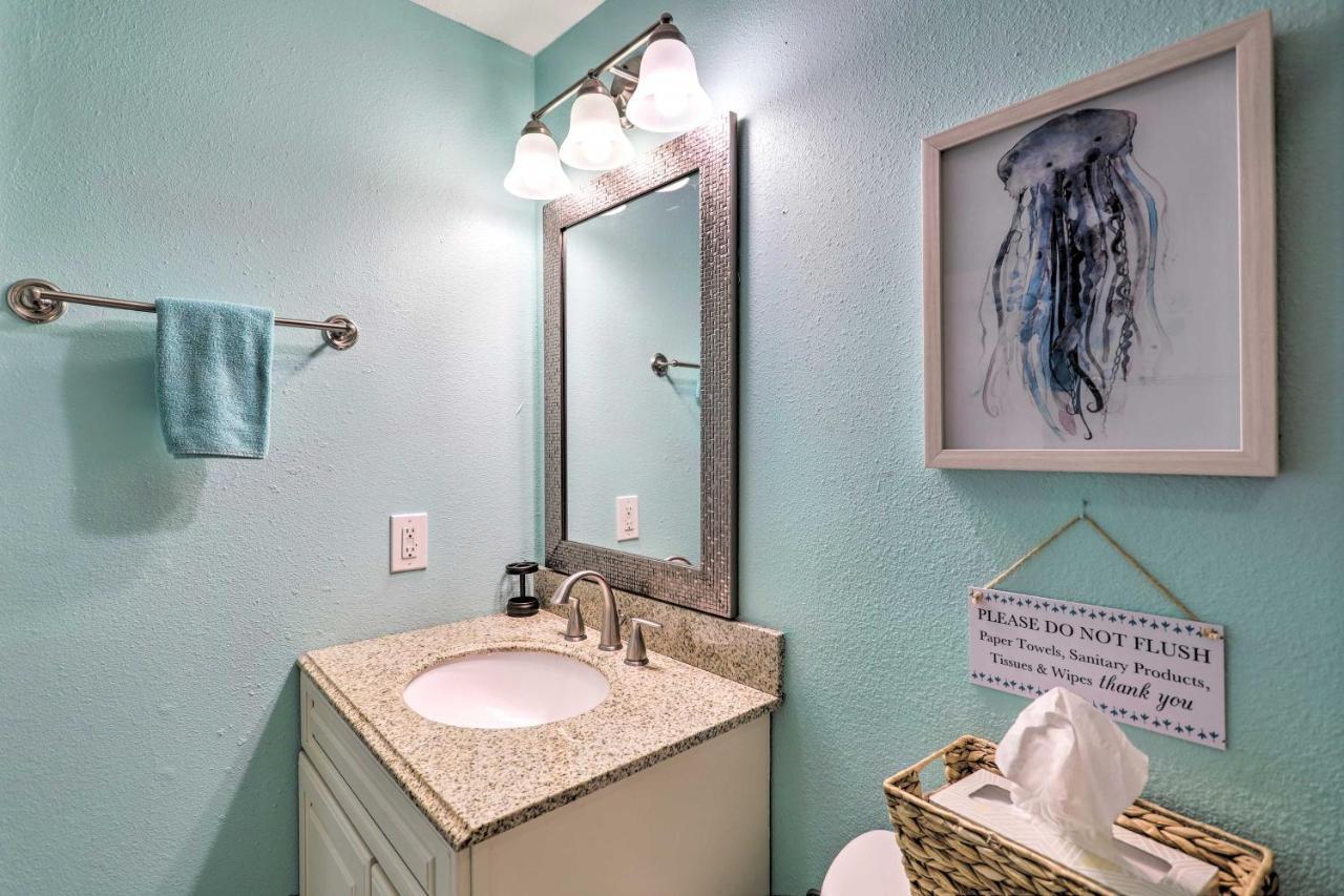 With Pool - Walk To Beach! Holiday home Cape Canaveral