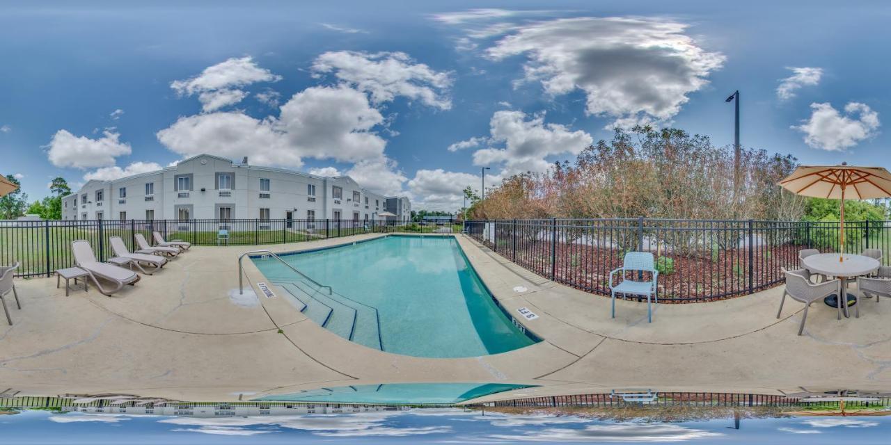 Sleep & - Destin Hotel