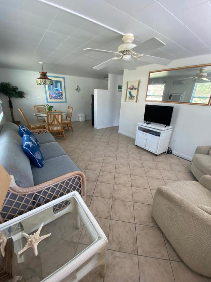 Tropical Winds Beachfront And Motel Sanibel