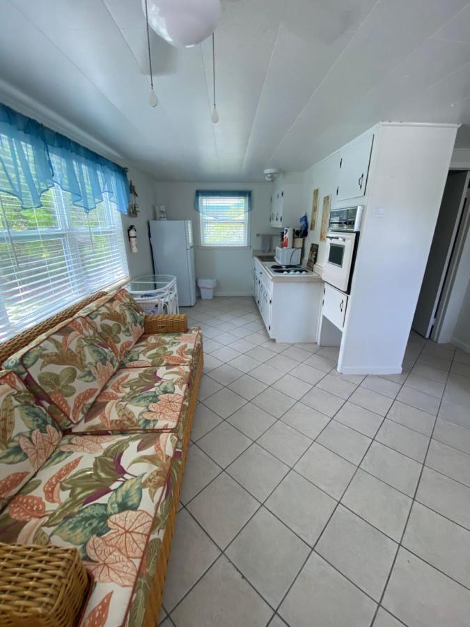 Tropical Winds Beachfront And 3*