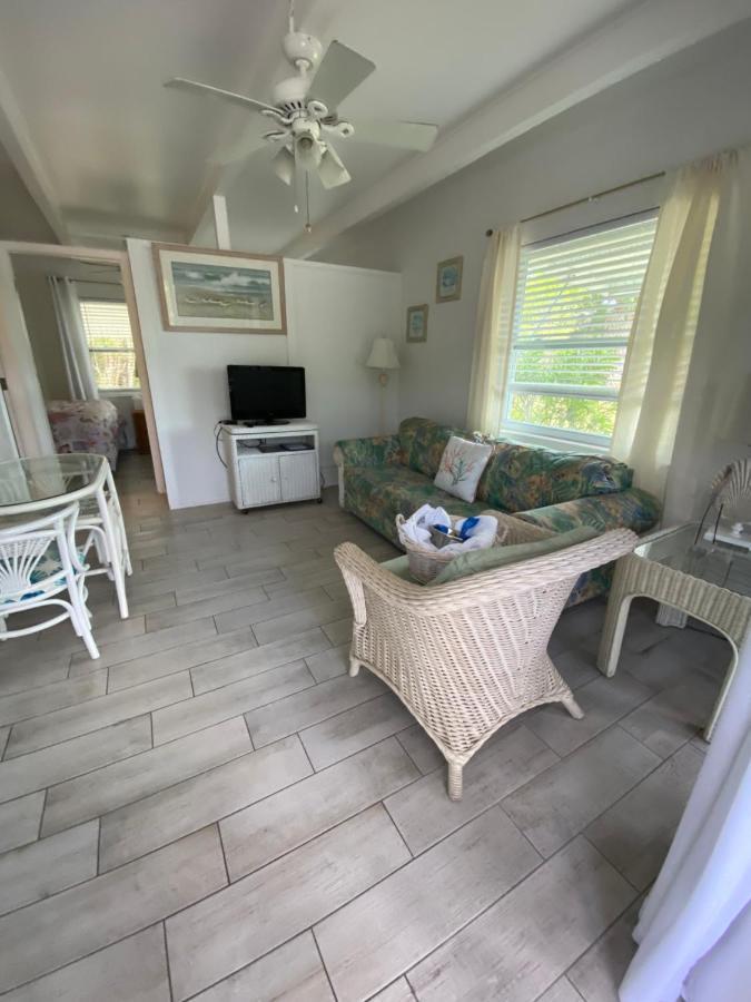 Tropical Winds Beachfront And 3* Sanibel