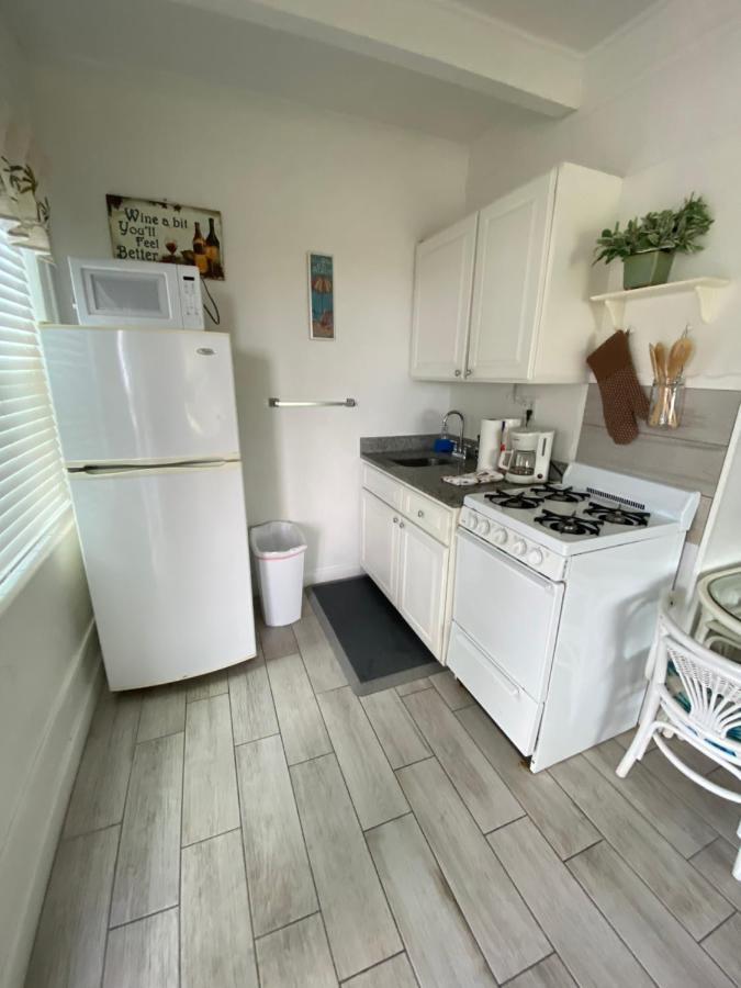 Tropical Winds Beachfront And Motel Sanibel