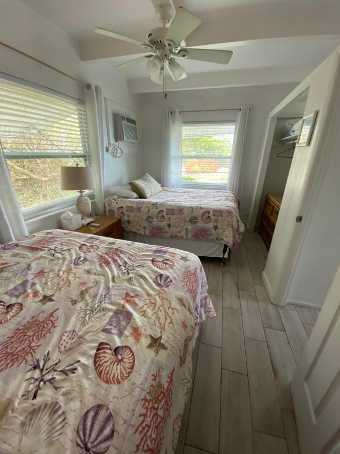 Motel Tropical Winds Beachfront And 3*