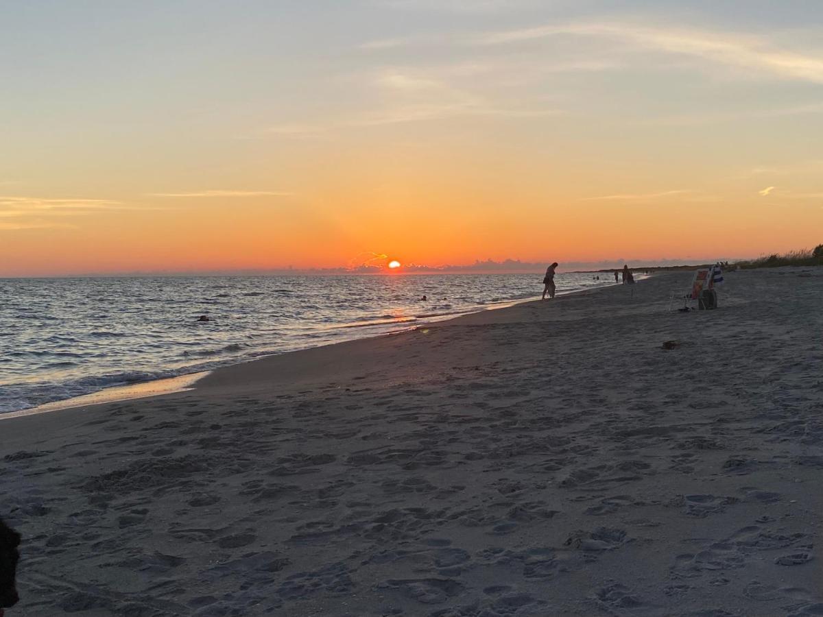 Motel Tropical Winds Beachfront And Sanibel