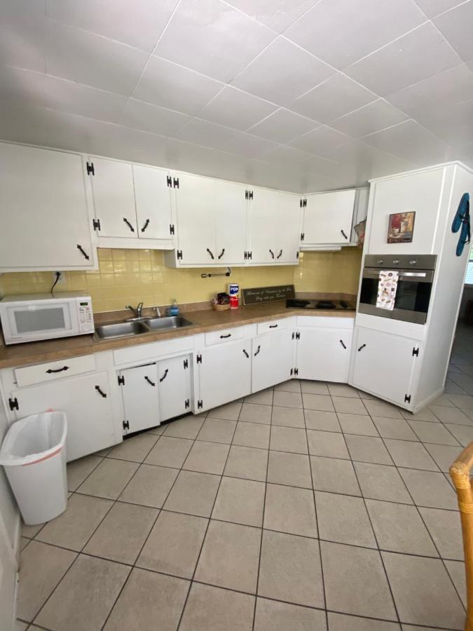 Motel Tropical Winds Beachfront And Sanibel