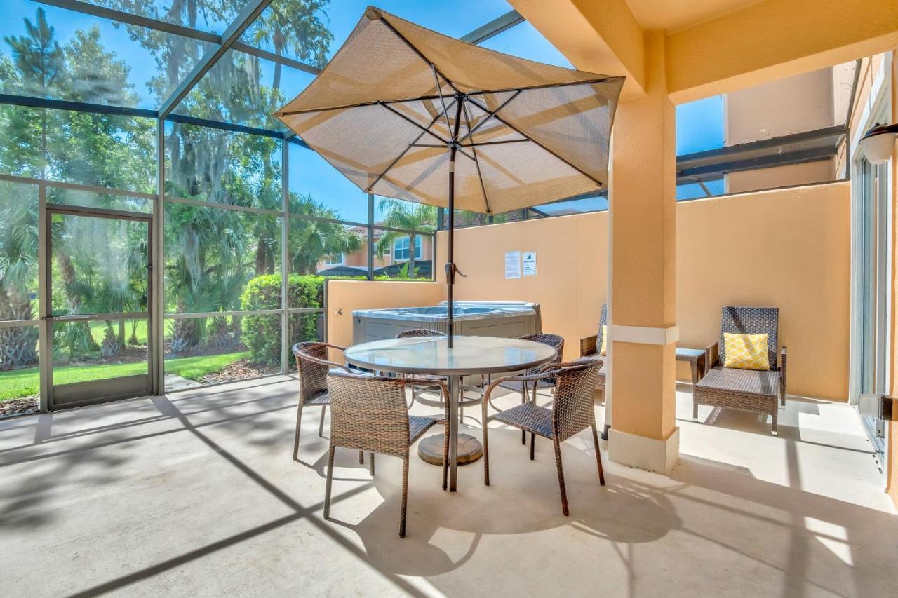 Upscale 2br Lakefront Townhome - Private Hot Tub! Holiday home