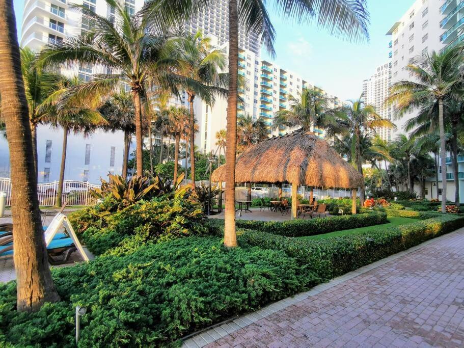 Apartment Luxury Stylish Oceanfront 2 Bedroom 2 Bathroom In Fl